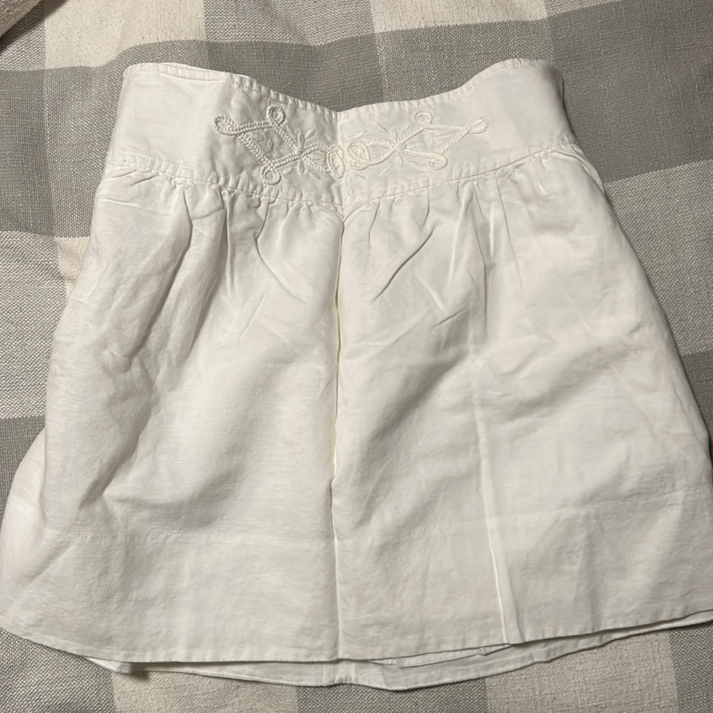 Banana Republic linen white mini skirt with pockets